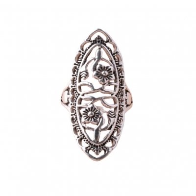 Oud zilveren decoratieve ring Oud zilveren decoratieve ring